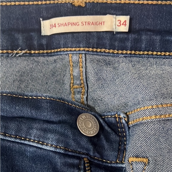 Women’s Levi’s Size 34 jeans. - Picture 2 of 5